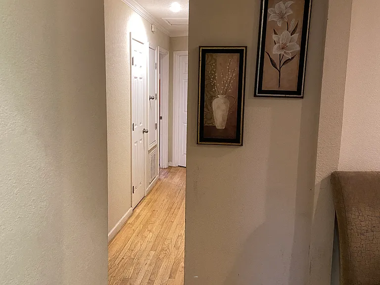 Pendragon Ln — Photo 5