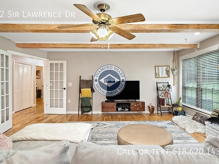 22 Sir Lawrence Dr — Photo 6