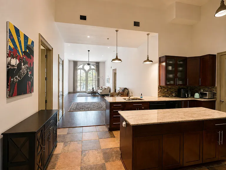 1201 Canal St #211 — Photo 2