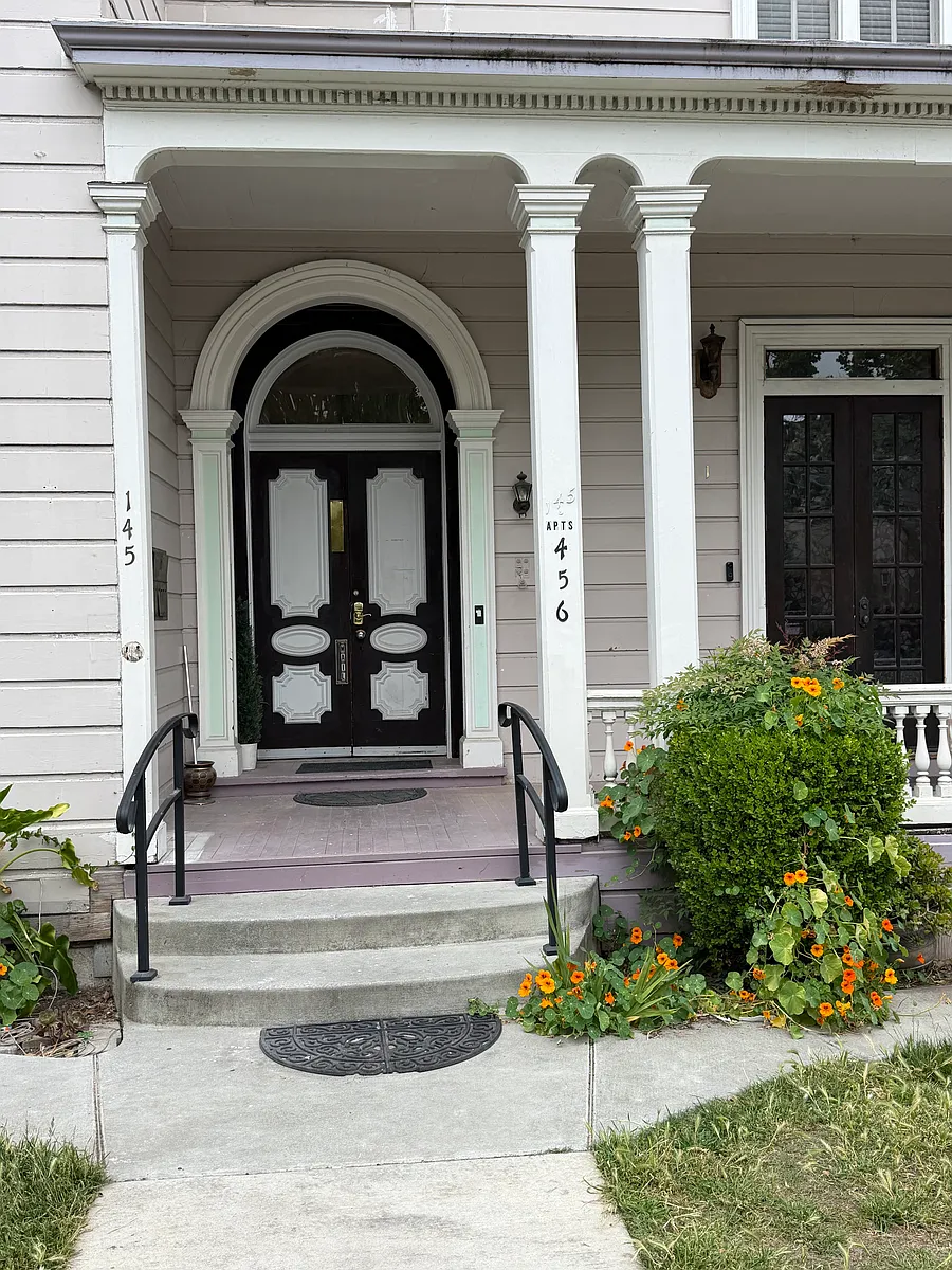 Building Photo - 145 Sunol St #6