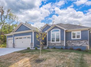 1600 SW Stonewall Dr, Oak Grove, MO 64075