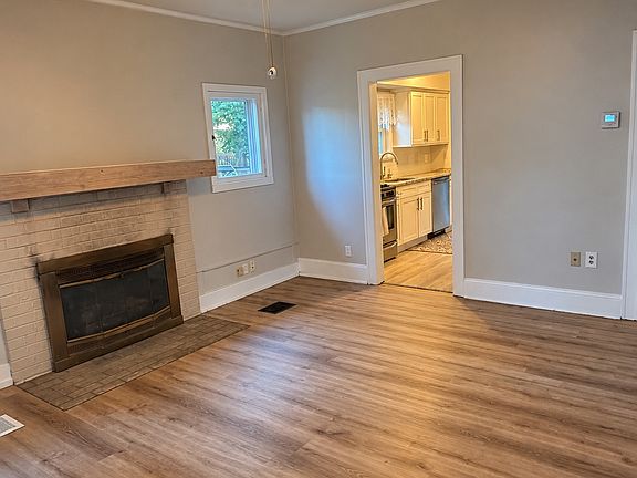 5th image of 1088 Beachview Rd