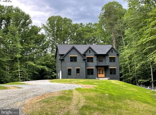 11215 W Montpelier Rd, Great Falls, VA 22066