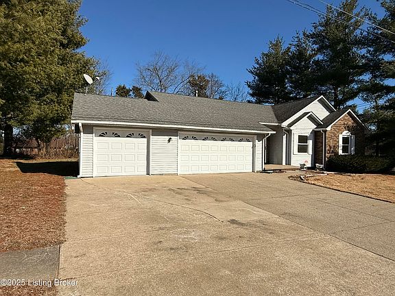 4th image of 100 Willis Dr