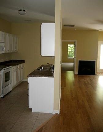 3rd image of 150 F4 Oak Towne Dr
