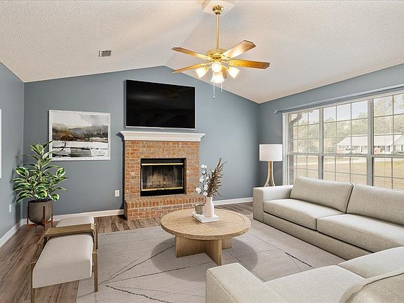 3rd image of 95 Mill Hollow Dr