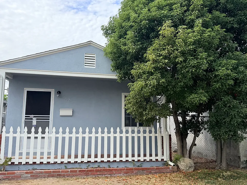 4112 W Victory Blvd
