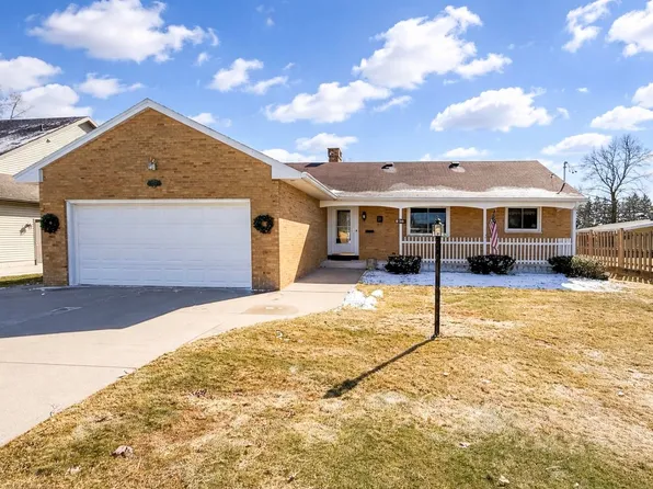 2515 17th Ave, Menominee, MI 49858