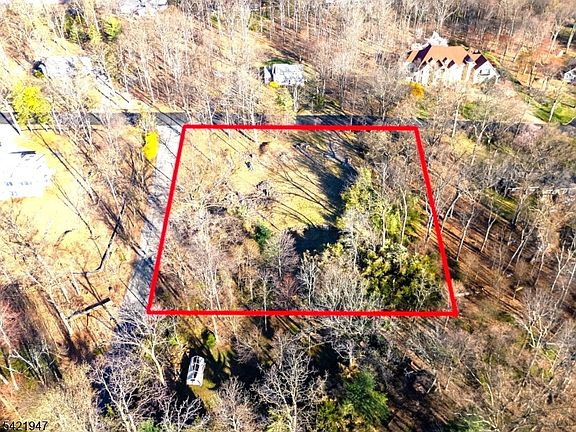 4th image of 100 Skyline Dr