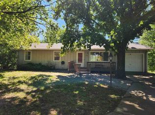 1900 Violet Cir, Manhattan, KS 66502
