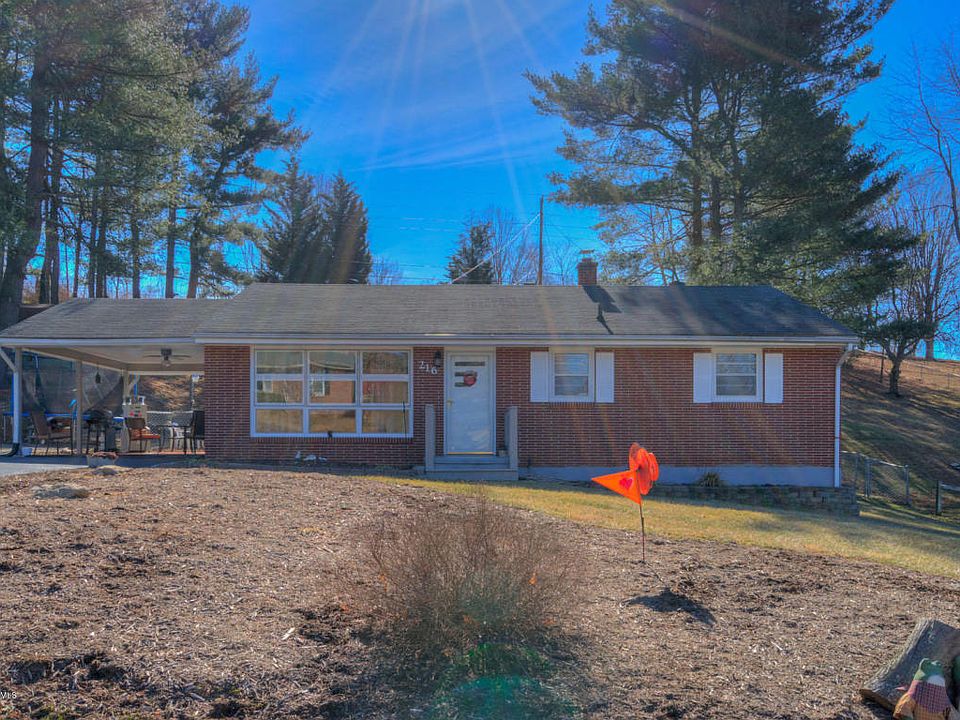1st image of 216 Roundhill Dr