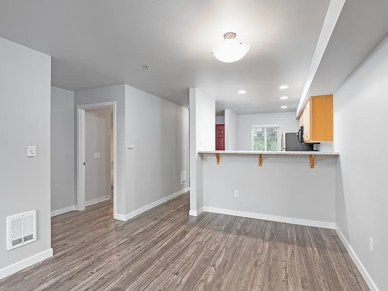 1x1 - 663 SF - Living Area