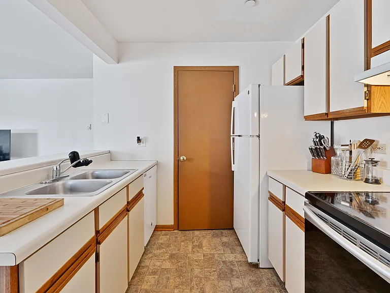 1351 Cunat Ct #2D — Photo 8