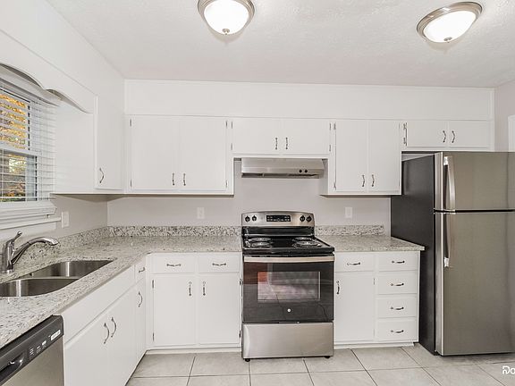 3rd image of 6731 Oakland Dr
