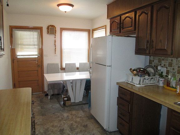 3rd image of 6930 W Summerdale Ave