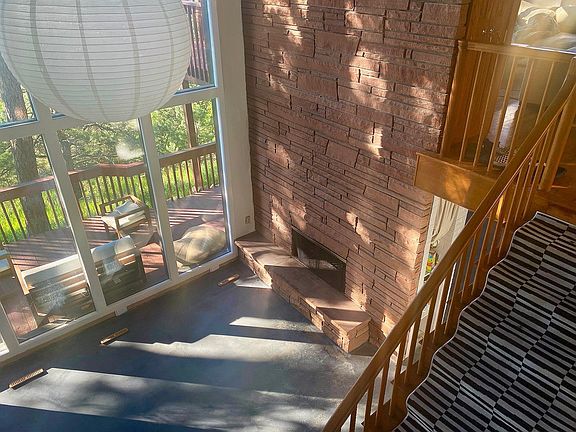 5th image of 490 Meadow View Dr
