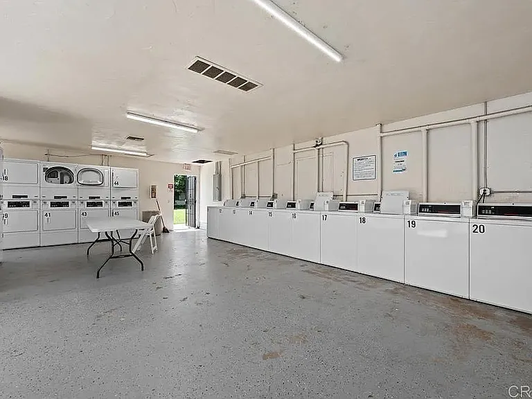 1817 E Grand Ave #38 — Photo 8