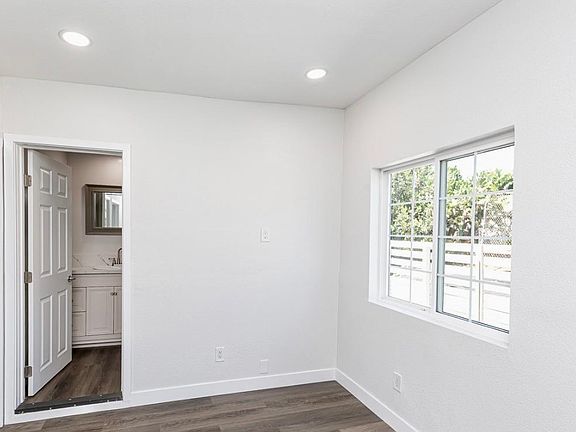 4th image of 1024 41st St