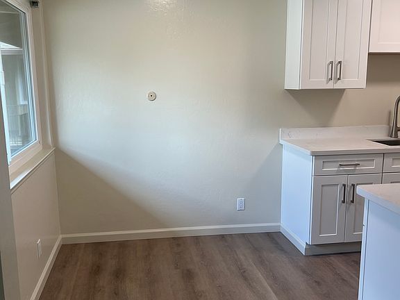 3rd image of 4641 Parkwest Dr APT 8