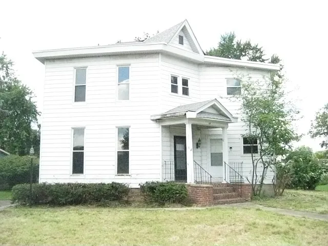 57 S Mill St photo 1
