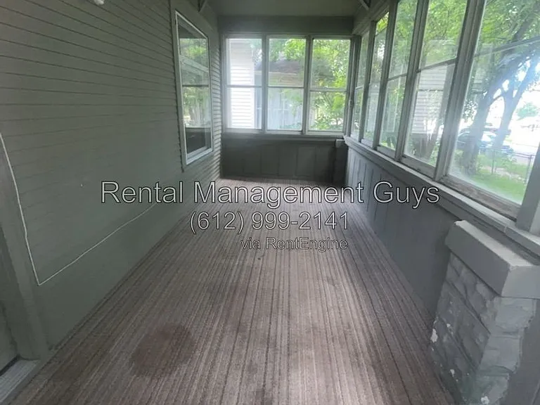 1914 Russell Ave N — Photo 13