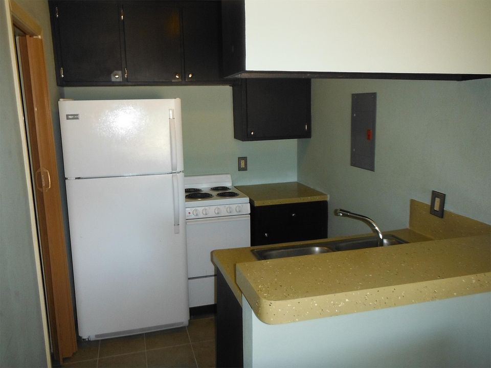 2nd image of 230 W Avenue G APT 33
