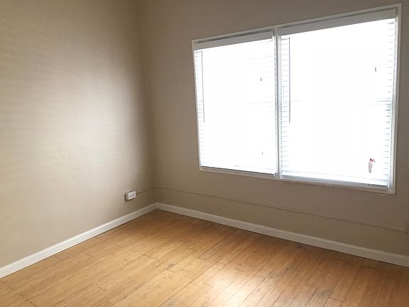 Bedroom (unit 307)