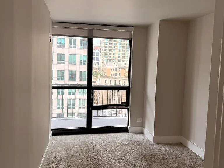 10 E Ontario Condos — Photo 36
