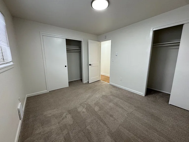 Avia Apartments | Renovated Homes in Seattle's Greenwood Neighborhood | 1 MONTH FREE!! — Photo 29