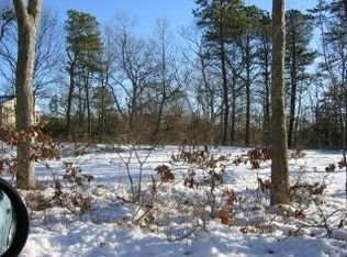 14 Blue Jay Way, East Quogue, NY 11942