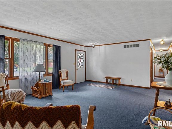 4th image of 167 Forrest Ln