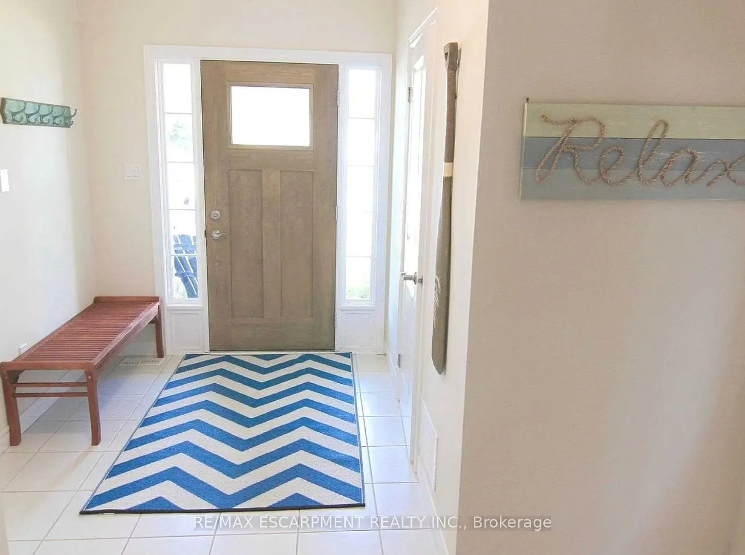 3 bed, $2,700 — Photo 2