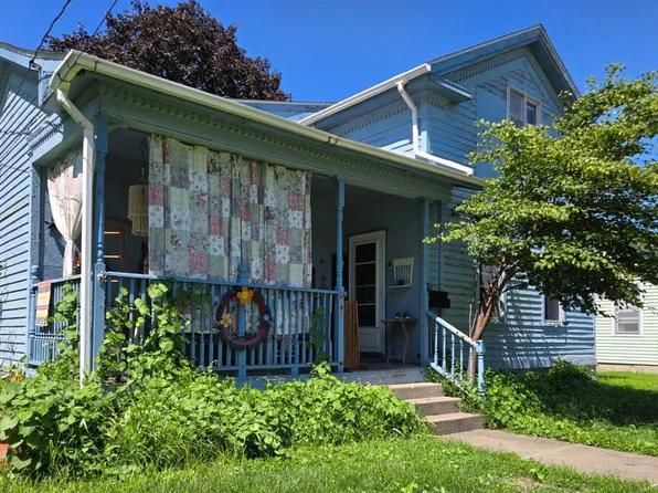 208 N C St, Monmouth, IL 61462