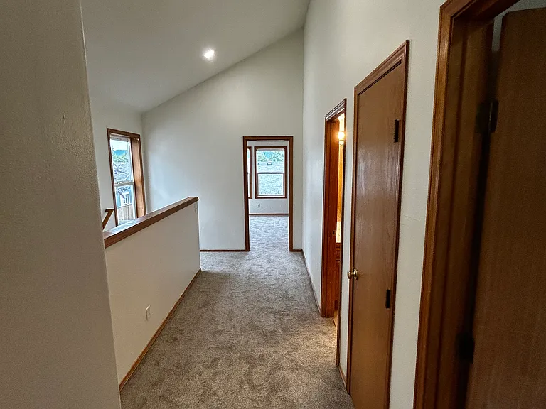 614 S 41st Ct — Photo 9