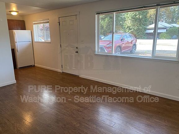 3rd image of 15501 Grant Ave SW