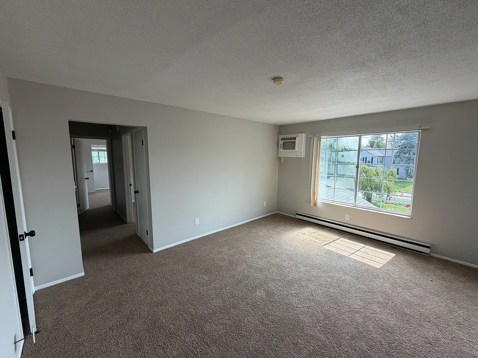 2 bed, 1.5 bath, 850 sqft, $1,000 — Photo 2