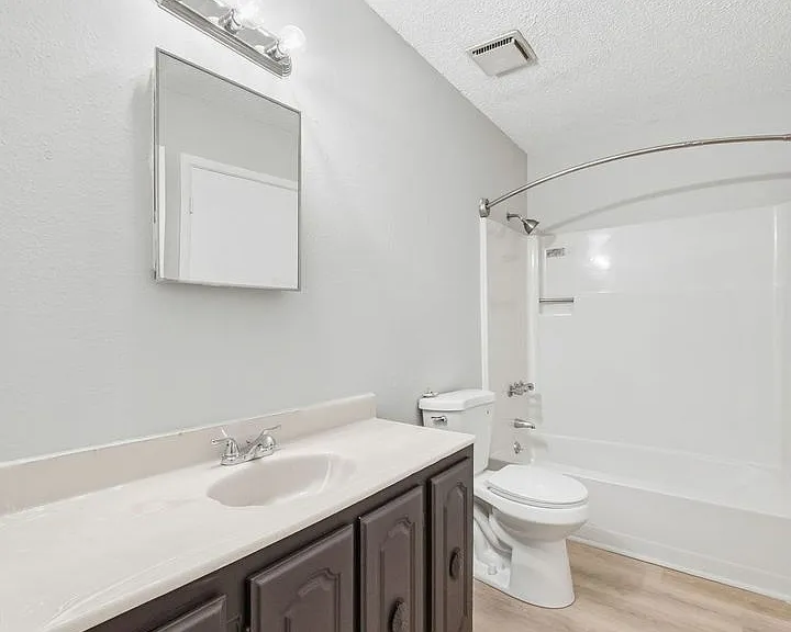 2415 Shirley Ave — Photo 21