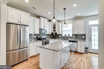 612 Totten Pl NE — Photo 15