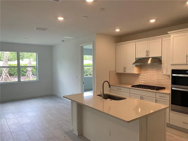 8423 Beagle Ter — Photo 10