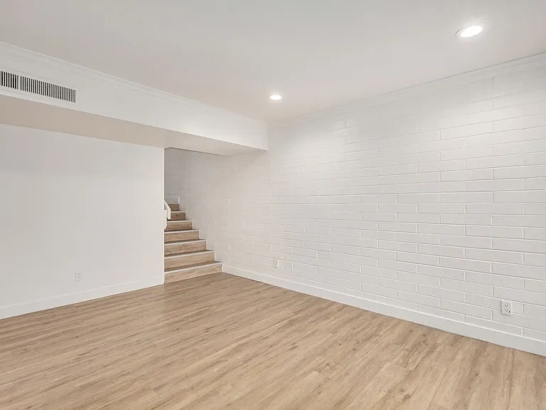 Madison Flats — Photo 12