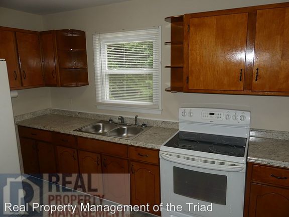 3rd image of 1804 Vermont Dr