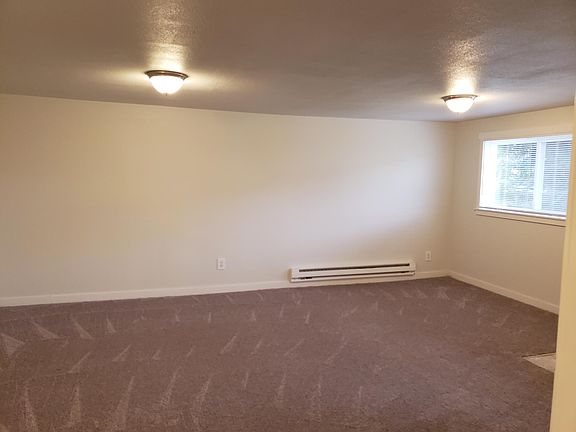 4th image of 11307 D St E