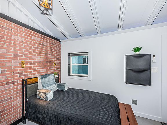 5th image of 1336 Tioga Ave Unit 1