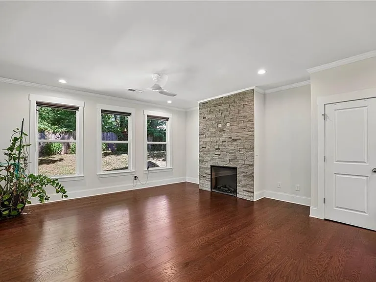 875 Beryl St SW — Photo 11