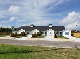 809 Palmetto Ave, Rockport, TX 78382