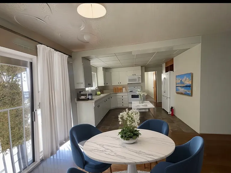 1121 W Mayberry Ave — Photo 1
