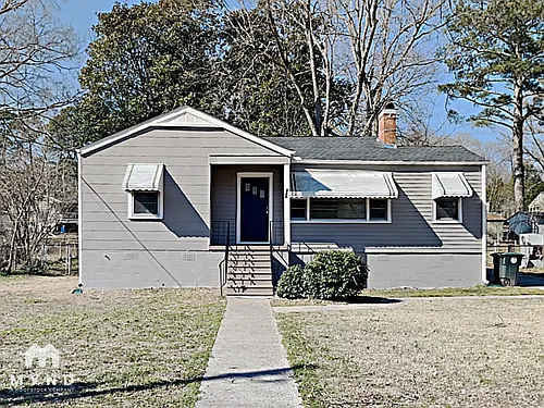 924 Parkway Dr Photo 1
