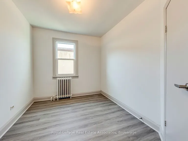 362 Royal York Rd #2 — Photo 7