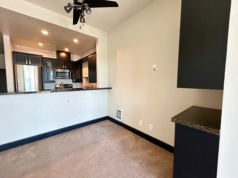 1504 Aurora Ave N #511 — Photo 3
