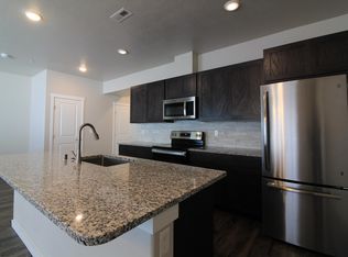 589 S Quillan Pl, Kennewick, WA 99337
